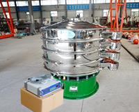 超聲波振動(dòng)篩主要采用超聲波換能器，利用換能器的工作原理能夠減少物料的堵網(wǎng)情況，提高篩分產(chǎn)量。