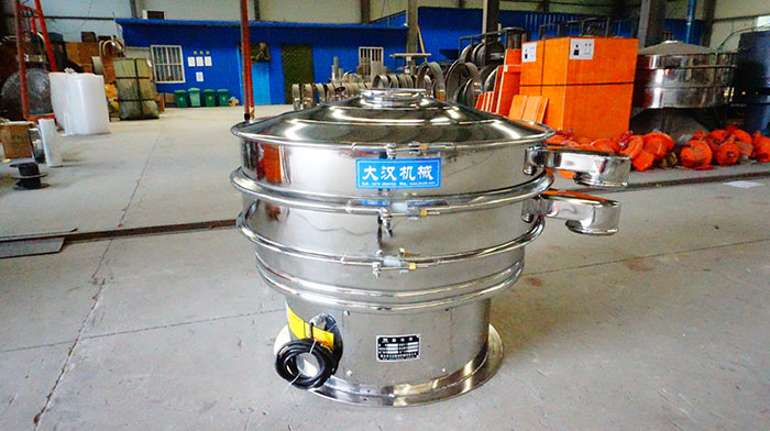 藕粉振動(dòng)篩適用于很多種不同的行業(yè)，對(duì)于物料多的篩分適用還是比較廣泛的。
